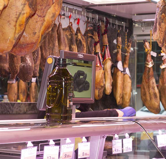 carniceria tradicional en el barrio de el llano